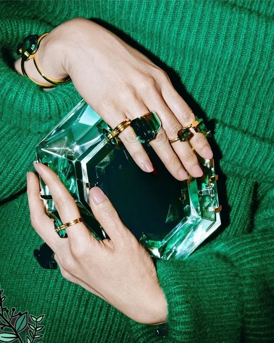 Expressive jewellery styled in green